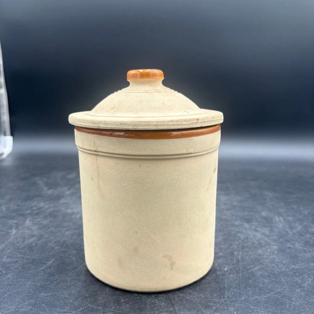 Great American Stoneware Factory Crock with Lid, Tan, Amber Glazed Interior 7in